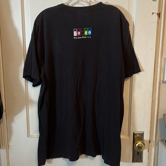 Authentic Apple iPod Nano 2XL tee shirt - great - Picture 6 of 7